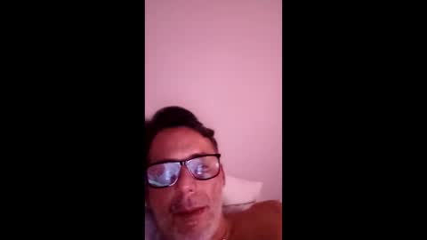 Snapshot of eduar438916 chatting on 12/14/25, 04:51 eduar438916 online show from 12/14/25, 04:51