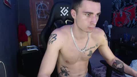 Snapshot of eduard_loveee chatting on 12/21/24, 02:26 Eduar online show from 12/21/24, 02:26