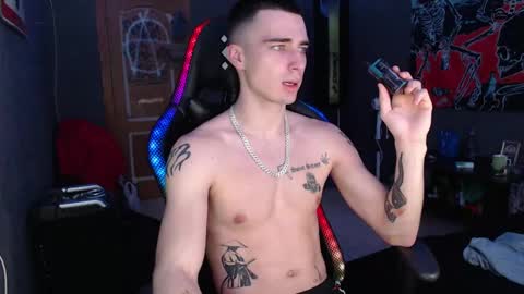 Snapshot of eduard_loveee chatting on 12/29/24, 12:12 Eduar online show from 12/29/24, 12:12