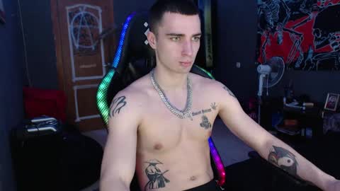 Snapshot of eduard_loveee chatting on 01/21/25, 01:22 Eduar online show from 01/21/25, 01:22