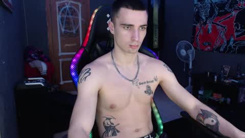 Snapshot of eduard_loveee chatting on 02/04/25, 05:23 Eduar online show from 02/04/25, 05:23