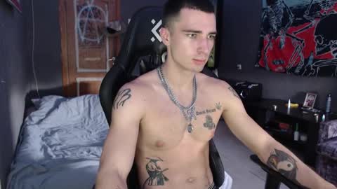 Snapshot of eduard_loveee chatting on 09/11/25, 06:02 Eduar online show from 09/11/25, 06:02