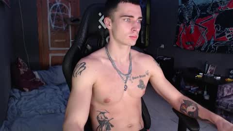 Snapshot of eduard_loveee chatting on 09/17/25, 03:03 Eduar online show from 09/17/25, 03:03