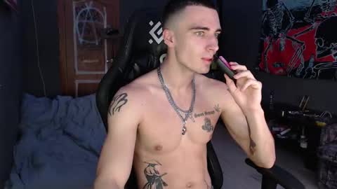 Snapshot of eduard_loveee chatting on 09/22/25, 07:54 Eduar online show from 09/22/25, 07:54