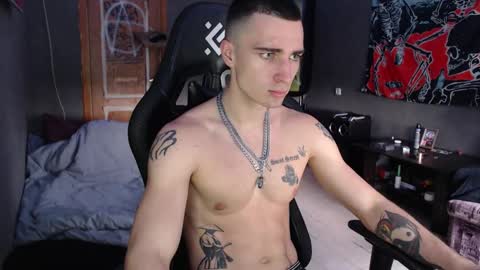 Snapshot of eduard_loveee chatting on 09/23/25, 07:33 Eduar online show from 09/23/25, 07:33