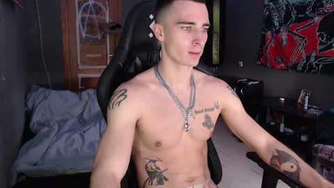 Snapshot of eduard_loveee chatting on 09/24/25, 09:23 Eduar online show from 09/24/25, 09:23