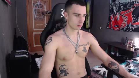 Snapshot of eduard_loveee chatting on 09/29/25, 09:58 Eduar online show from 09/29/25, 09:58