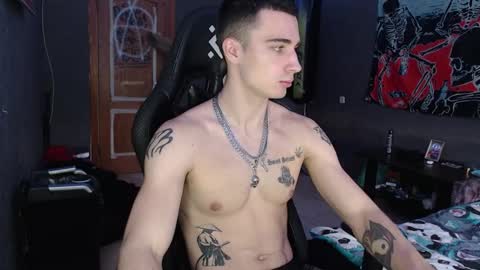 Snapshot of eduard_loveee chatting on 10/23/25, 11:09 Eduar online show from 10/23/25, 11:09