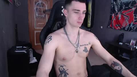 Snapshot of eduard_loveee chatting on 04/17/26, 08:06 Eduar online show from 04/17/26, 08:06