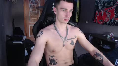 Snapshot of eduard_loveee chatting on 04/22/26, 02:40 Eduar online show from 04/22/26, 02:40