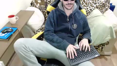 Snapshot of eduardobrain7 chatting on 10/11/25, 12:21 eduardobrain7 online show from 10/11/25, 12:21