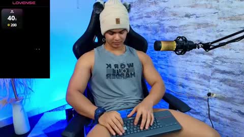 Snapshot of edward__clarck chatting on 12/04/24, 04:21 EDWARD CLARCK online show from 12/04/24, 04:21