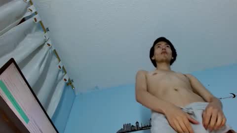 Snapshot of edward_sex18 chatting on 10/21/25, 08:37 edward online show from 10/21/25, 08:37