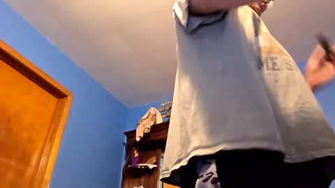 Snapshot of edwardaims_2please chatting on 11/16/25, 05:51 edwardaims_2please online show from 11/16/25, 05:51