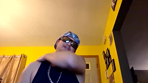 Snapshot of edwardaims_2please chatting on 11/23/25, 03:39 edwardaims_2please online show from 11/23/25, 03:39