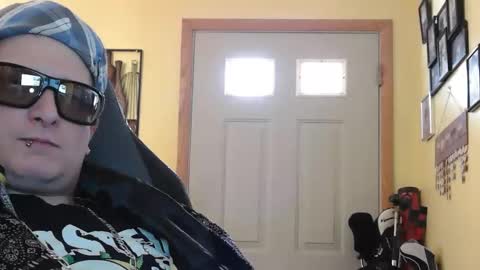 Snapshot of edwardaims_2please chatting on 12/04/25, 04:05 edwardaims_2please online show from 12/04/25, 04:05