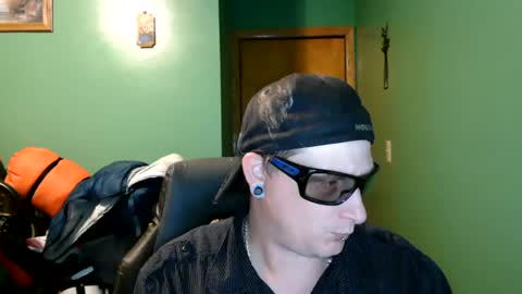 Snapshot of edwardaims_2please chatting on 06/21/26, 02:58 edwardaims_2please online show from 06/21/26, 02:58