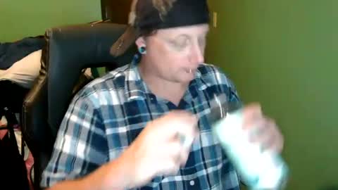 Snapshot of edwardaims_2please chatting on 06/29/26, 03:13 edwardaims_2please online show from 06/29/26, 03:13