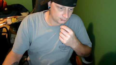 Snapshot of edwardaims_2please chatting on 07/09/26, 02:15 edwardaims_2please online show from 07/09/26, 02:15