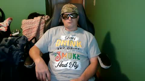 Snapshot of edwardaims_2please chatting on 07/17/26, 03:57 edwardaims_2please online show from 07/17/26, 03:57