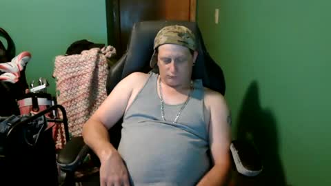 Snapshot of edwardaims_2please chatting on 07/18/26, 04:38 edwardaims_2please online show from 07/18/26, 04:38