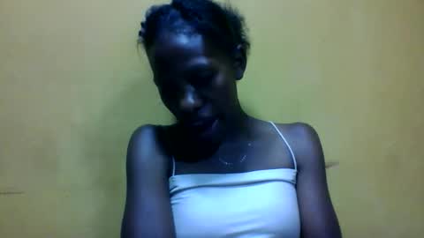 Snapshot of edwige770943 chatting on 04/19/26, 06:10 edwige770943 online show from 04/19/26, 06:10