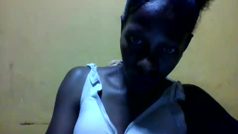 Snapshot of edwige770943 chatting on 04/20/26, 06:27 edwige770943 online show from 04/20/26, 06:27