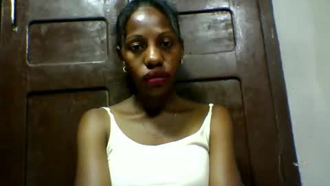 Snapshot of edwige770943 chatting on 05/10/26, 04:17 edwige770943 online show from 05/10/26, 04:17