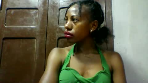 Snapshot of edwige770943 chatting on 05/11/26, 05:35 edwige770943 online show from 05/11/26, 05:35