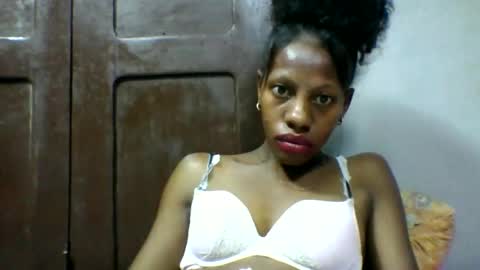 Snapshot of edwige770943 chatting on 05/12/26, 04:37 edwige770943 online show from 05/12/26, 04:37