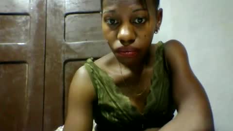 Snapshot of edwige770943 chatting on 05/13/26, 05:16 edwige770943 online show from 05/13/26, 05:16