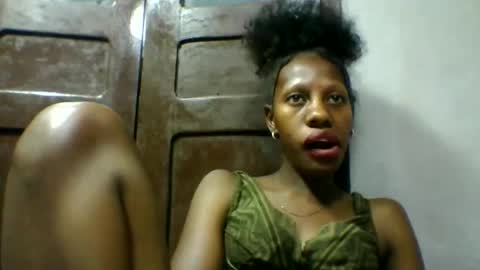 Snapshot of edwige770943 chatting on 05/13/26, 05:32 edwige770943 online show from 05/13/26, 05:32