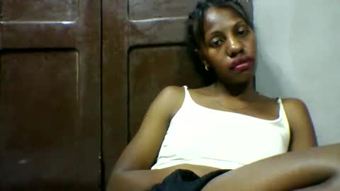 Snapshot of edwige770943 chatting on 05/14/26, 05:53 edwige770943 online show from 05/14/26, 05:53