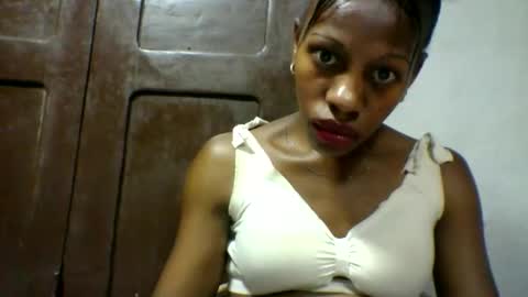 Snapshot of edwige770943 chatting on 05/15/26, 06:04 edwige770943 online show from 05/15/26, 06:04