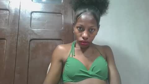 Snapshot of edwige770943 chatting on 05/17/26, 03:37 edwige770943 online show from 05/17/26, 03:37