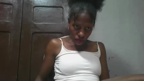 Snapshot of edwige770943 chatting on 05/17/26, 03:52 edwige770943 online show from 05/17/26, 03:52