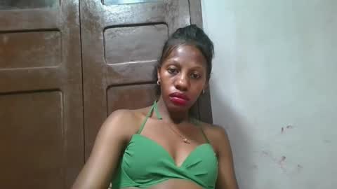 Snapshot of edwige770943 chatting on 05/20/26, 06:14 edwige770943 online show from 05/20/26, 06:14