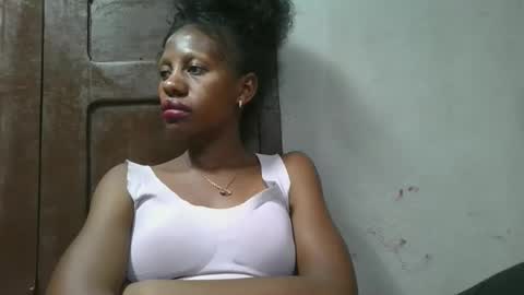 Snapshot of edwige770943 chatting on 05/22/26, 07:04 edwige770943 online show from 05/22/26, 07:04