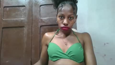 Snapshot of edwige770943 chatting on 05/28/26, 07:27 edwige770943 online show from 05/28/26, 07:27