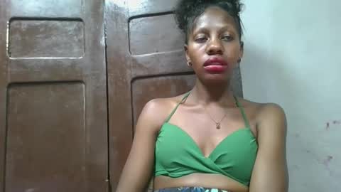 Snapshot of edwige770943 chatting on 05/28/26, 07:44 edwige770943 online show from 05/28/26, 07:44