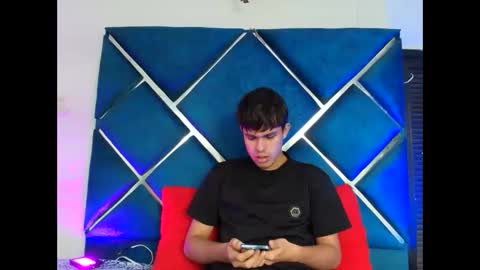 Edwin online show from 05/02/26, 01:16