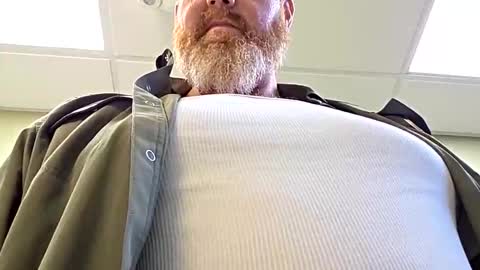 Eddya online show from 10/28/25, 02:09