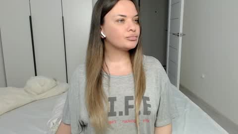 eelena4kiss online show from 02/09/25, 05:33