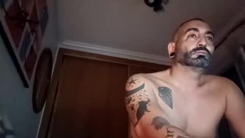 eemmee708927 online show from 11/18/25, 12:38