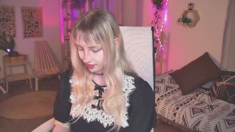 Snapshot of eevamarie chatting on 04/01/26, 05:10 EVA NON NUDE online show from 04/01/26, 05:10