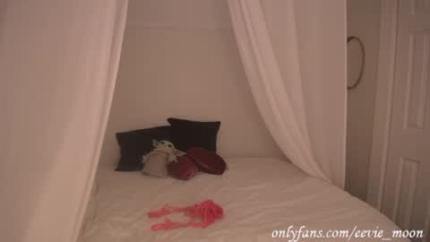 eevie online show from 01/15/25, 07:05