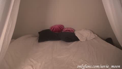 eevie online show from 01/17/25, 05:21