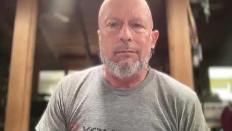 Snapshot of eevilempire chatting on 03/10/26, 05:18 Harley Biker online show from 03/10/26, 05:18