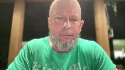 Snapshot of eevilempire chatting on 04/07/26, 05:46 Harley Biker online show from 04/07/26, 05:46