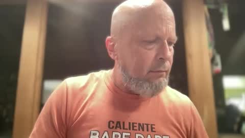 Snapshot of eevilempire chatting on 04/17/26, 03:37 Harley Biker online show from 04/17/26, 03:37